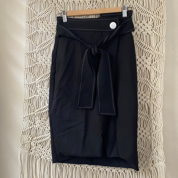 Zara, midi wrap/pencil black skirt in size XS - Picture 1 of 7